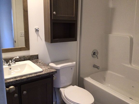 4th image of 2 Willow Dr #255