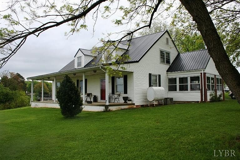 1st image of 800 Woodhaven Dr