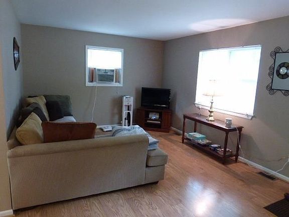 4th image of 4636 Kenmore Dr