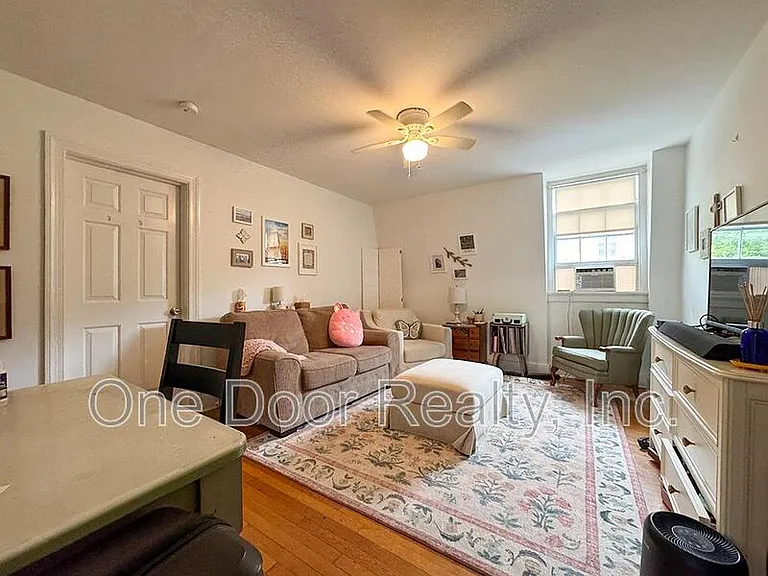 710A Wythe Ln — Photo 2