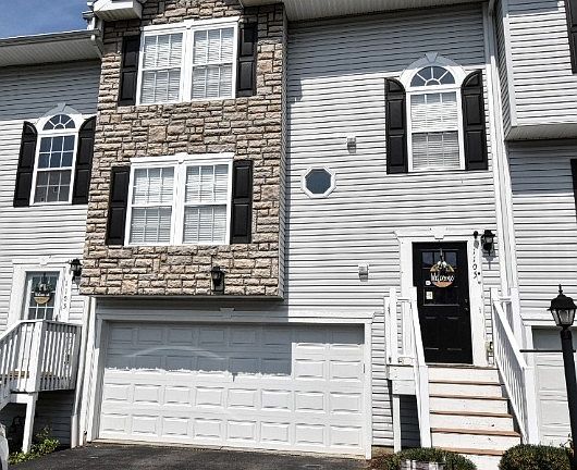 2nd image of 1105 Arrowhead Dr