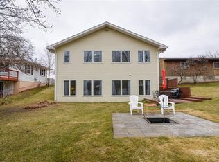 11462 Sunset Blvd, Pinckney, MI 48169