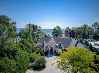 10058 N Sheridan Dr, Mequon, WI 53092