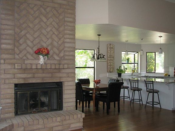 4th image of 11061 Tanglewood Dr