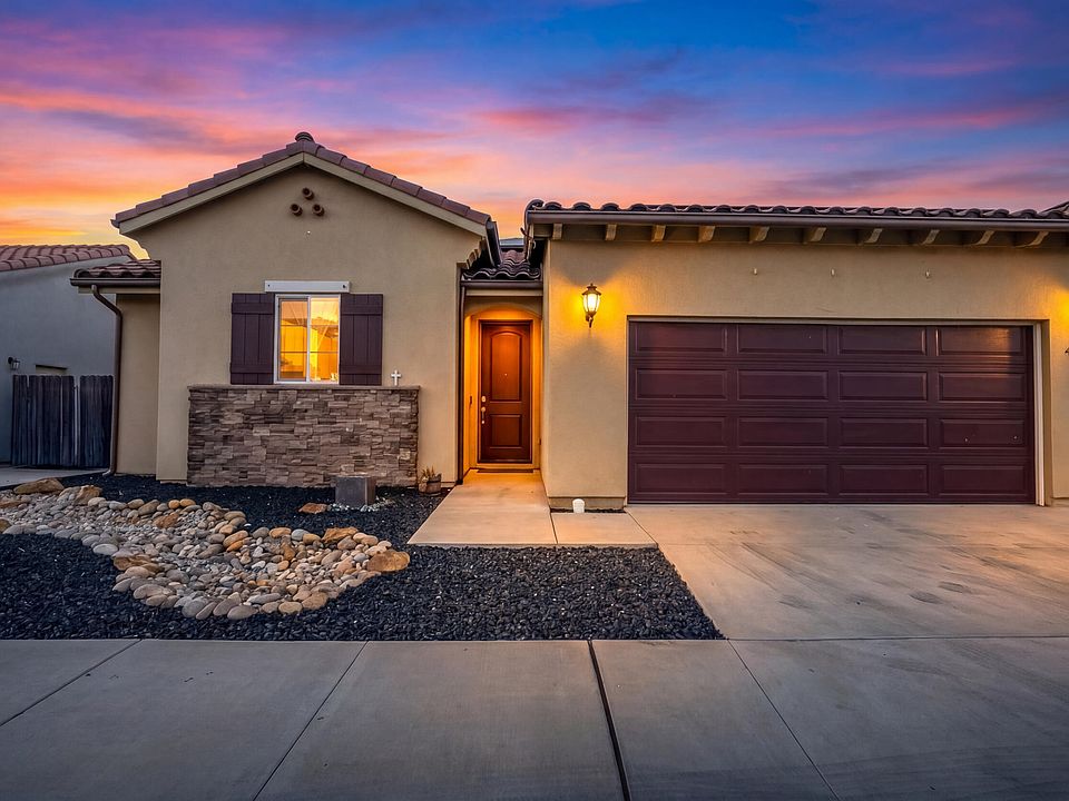1st image of 4437 La Joya Dr