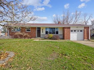 2238 N Warson Rd, Saint Louis, MO 63114