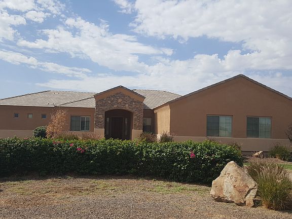 3rd image of 1703 E Loveland Ln
