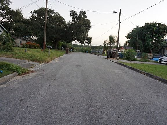 4th image of 611 Alta Vista St