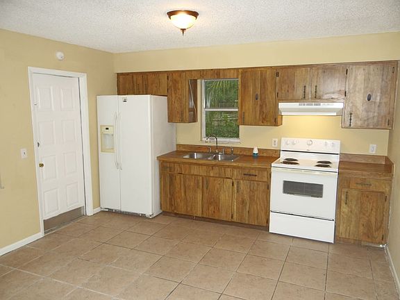 3rd image of 37850 Wdcf Dr