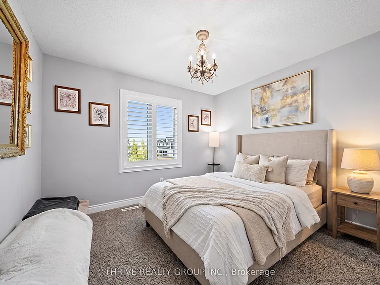 12 Ashwood Cres — Photo 23