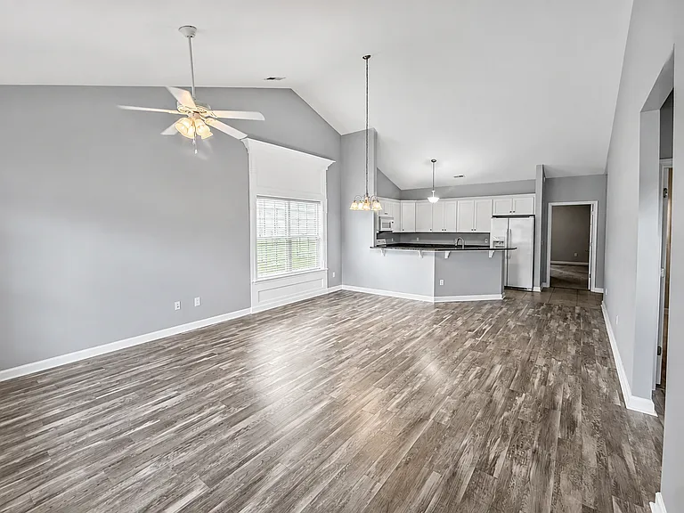 264 Archdale St — Photo 2