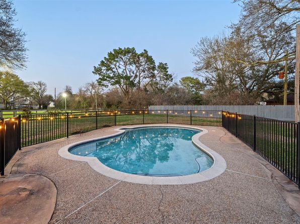 16204 Charolais Dr, Cypress, TX 77429