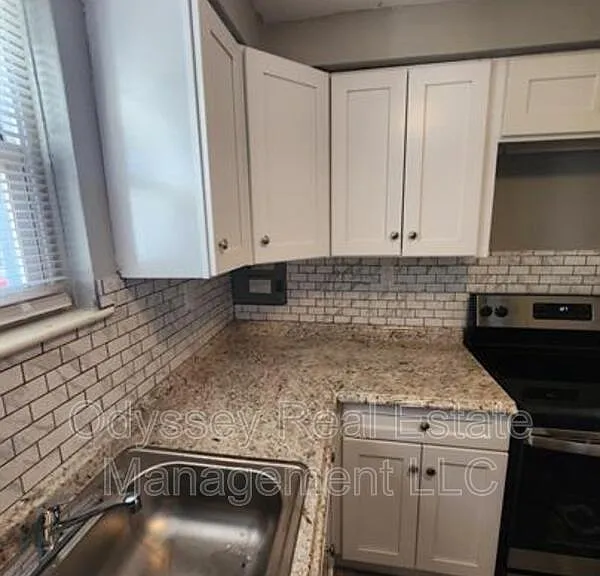 202 W Spencer Ave — Photo 2