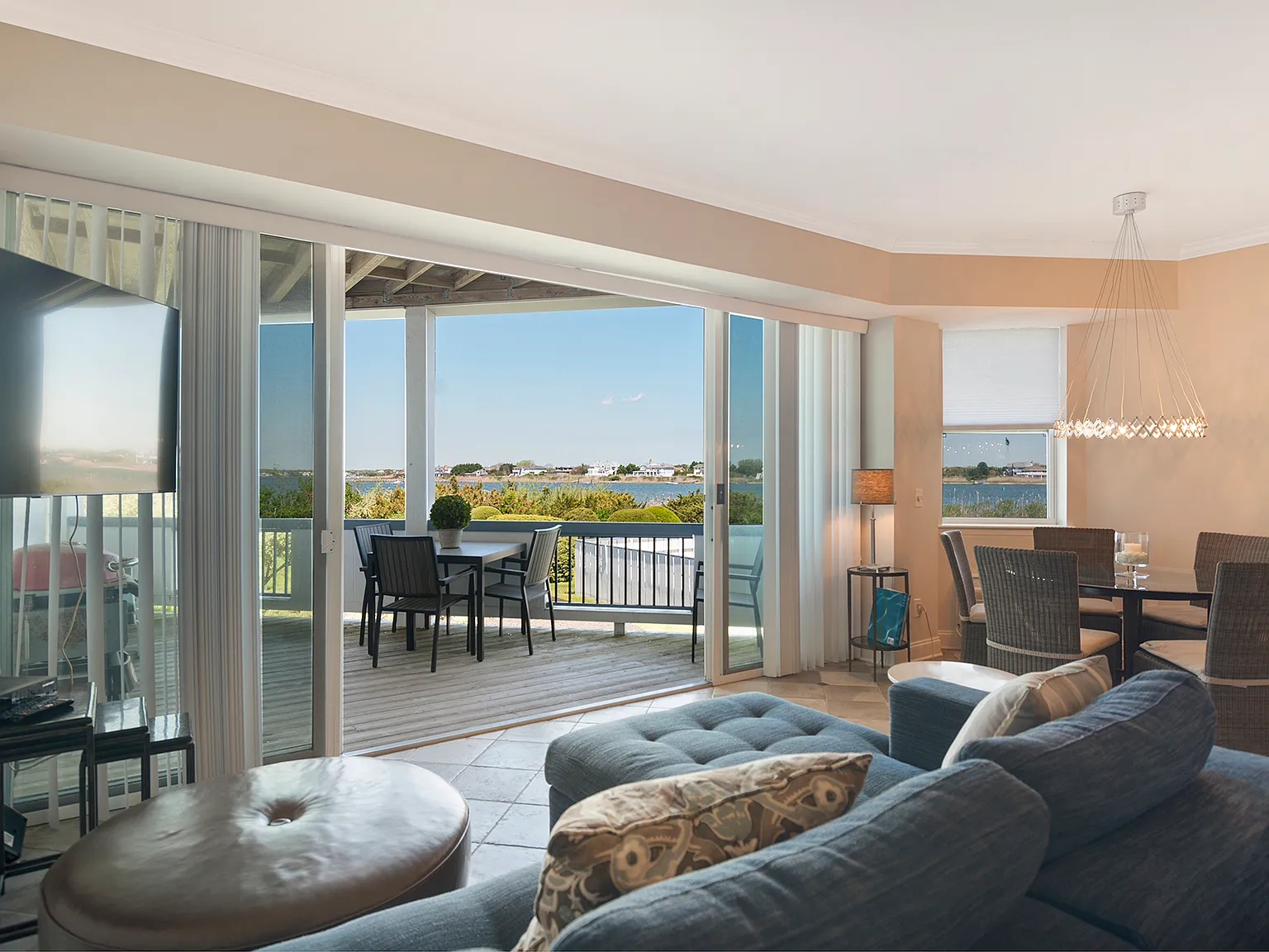 Pool, Ocean & Amazing Bayfront Sunsets — Photo 4