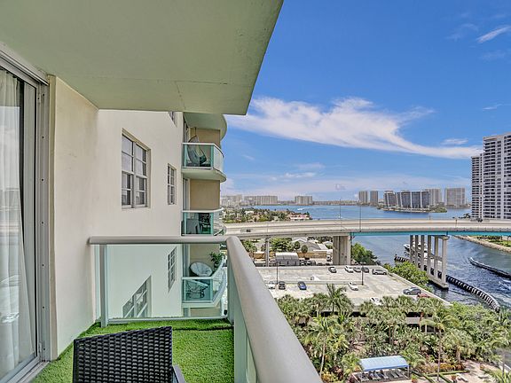 5th image of 19390 Collins Ave APT 1111