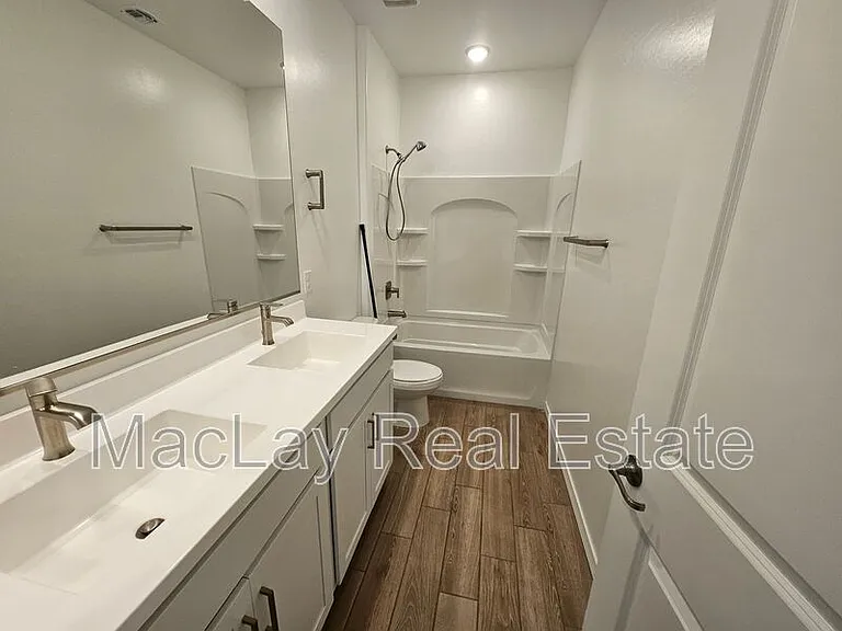 22815 E Watford Dr — Photo 19