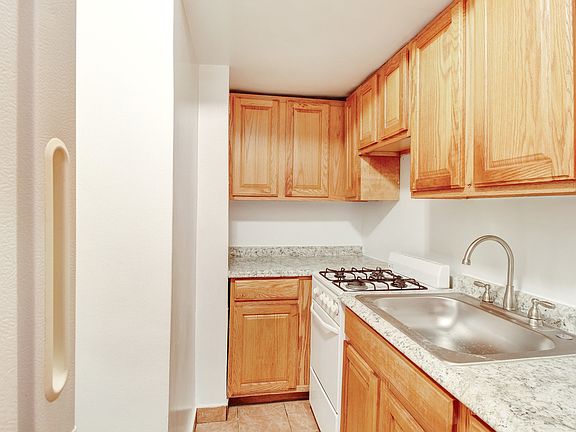 4th image of 37-07 147th St #3BB