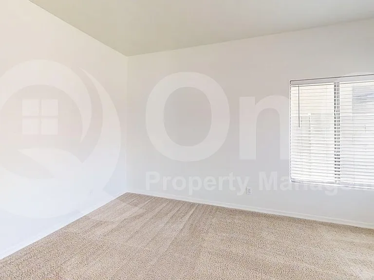 12204 W Ocotillo Ln — Photo 12