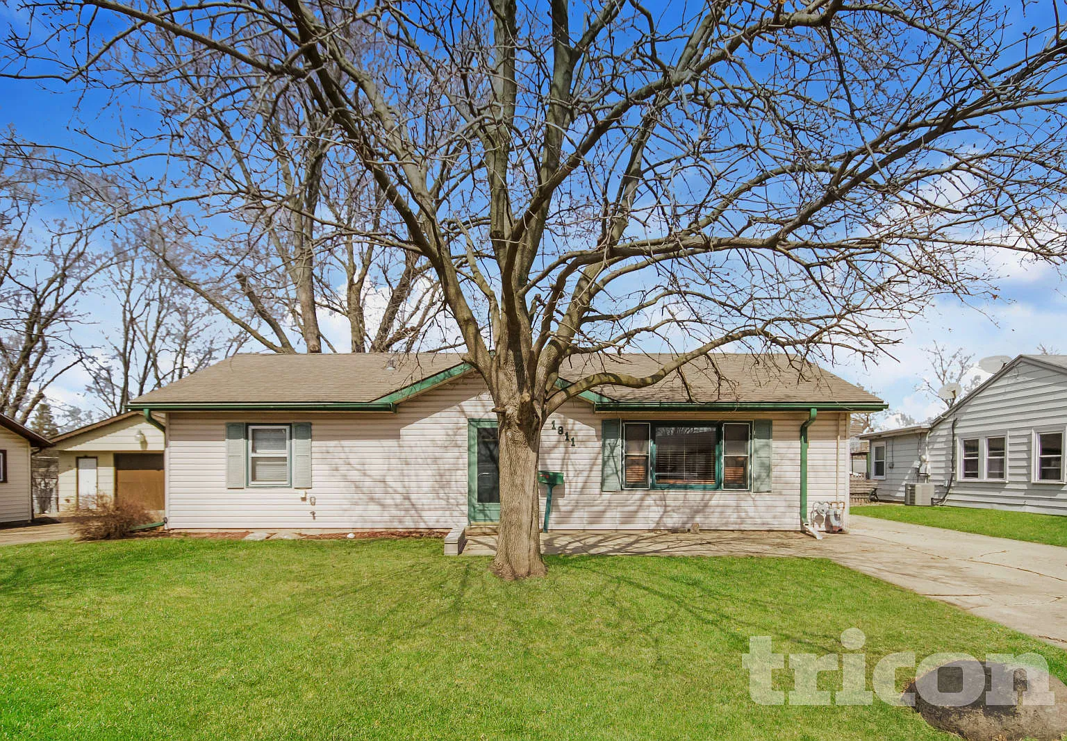 1811 Inner Circle Drive Crest Hill IL — Photo 1