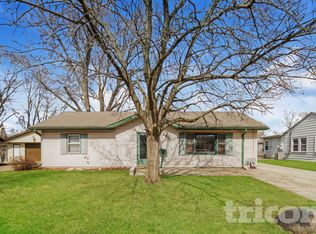 1811 Innercircle Dr, Crest Hill, IL 60403