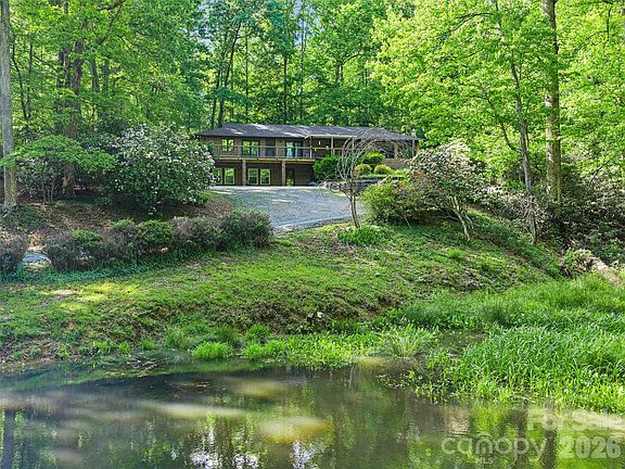 3rd image of 303 Brightwater Heights Dr