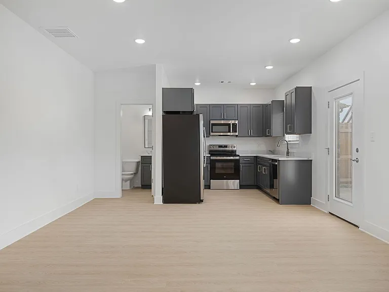 2713 SW Shackelton Ave #1 — Photo 59