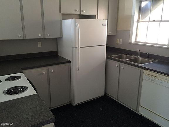 4th image of 512 1st St APT 1