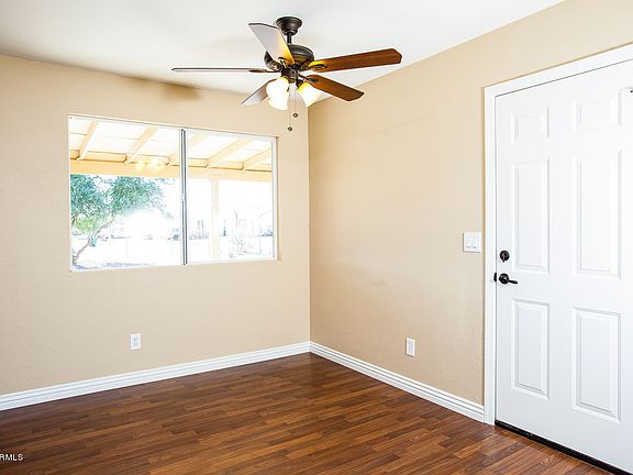 4th image of 412 S 107th St