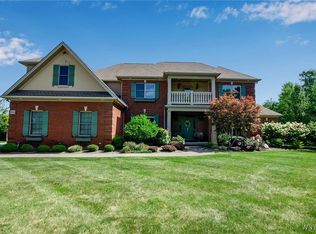 8804 Hearthstone Dr, East Amherst, NY 14051