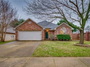 1957 Lilac Ln, Grapevine, TX 76051