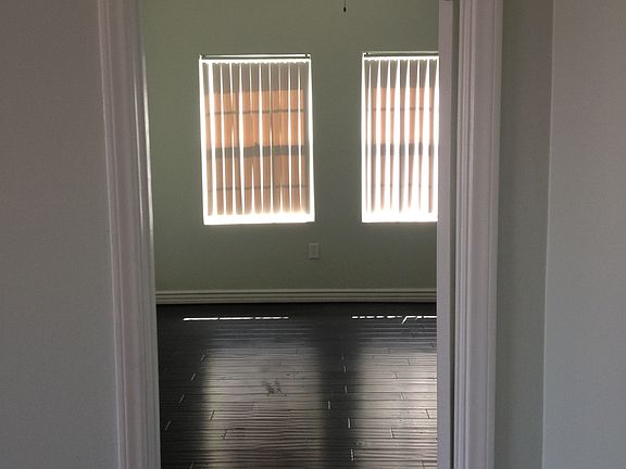 4th image of 5638 S Broadway