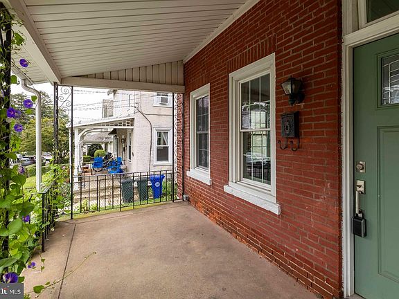 2nd image of 436 Maple St