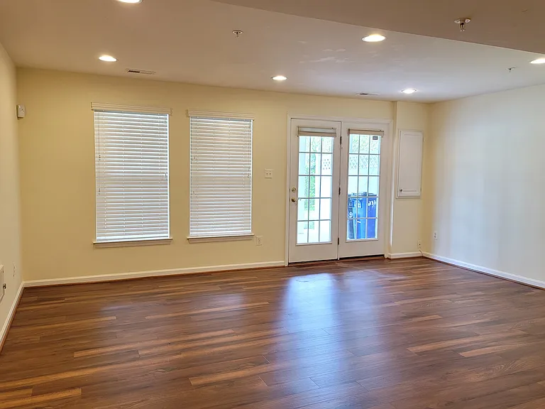 9382 Penrose St — Photo 10