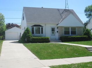 150 S Honey Creek Pkwy, Milwaukee, WI 53214
