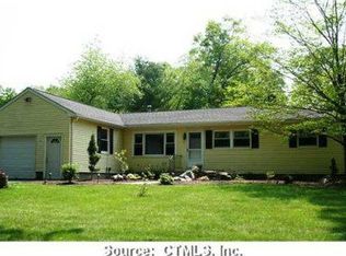 20 Florence St, Moosup, CT 06354