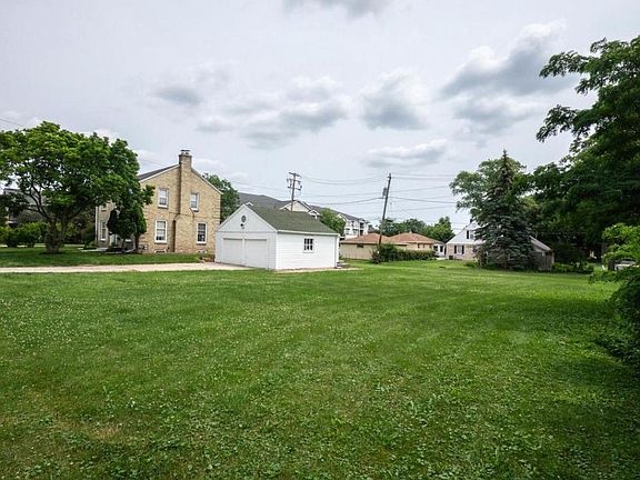 3rd image of 5572 N Bethmaur Ln