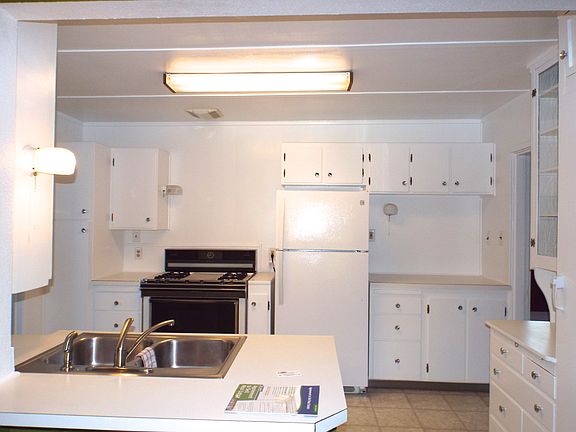 2nd image of 808 Fir St SE