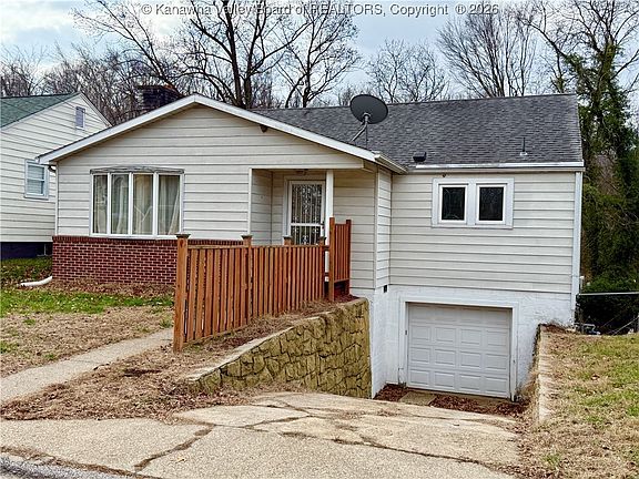2nd image of 3013 Ridgeview Dr