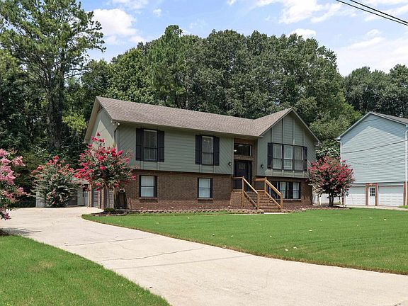 3rd image of 1345 Willow Creek Pl