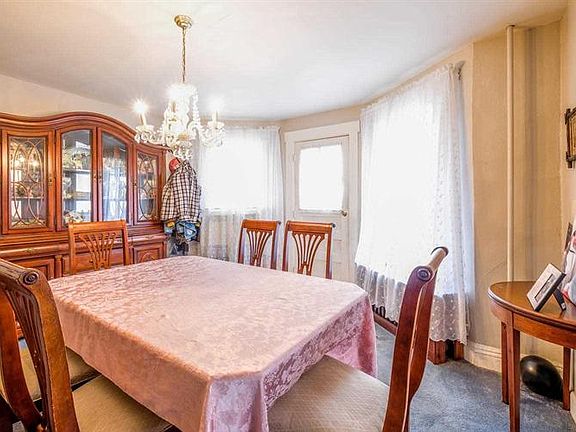 4th image of 35 William St