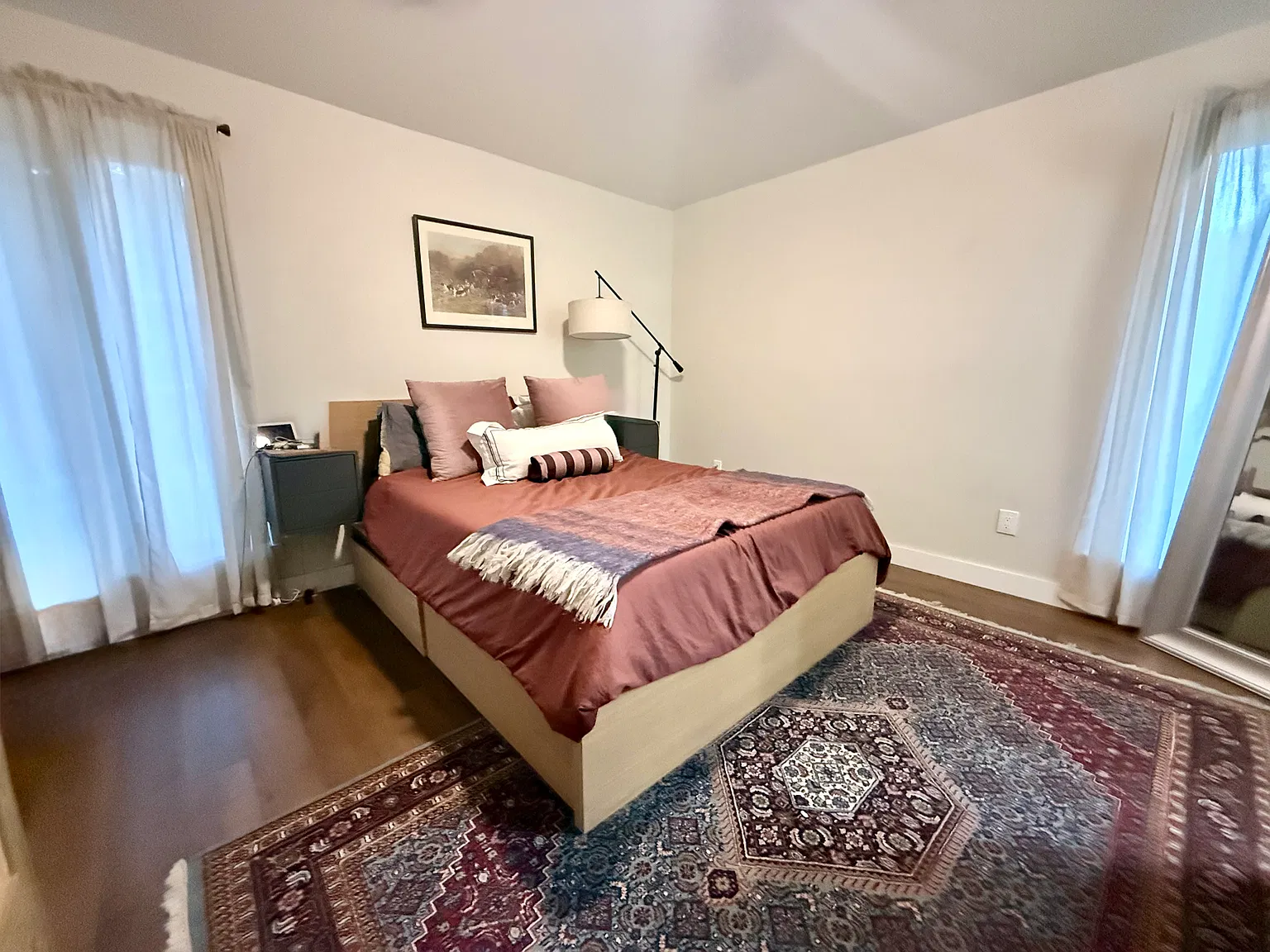 3 bed, 1255 sqft, $2,500 — Photo 3
