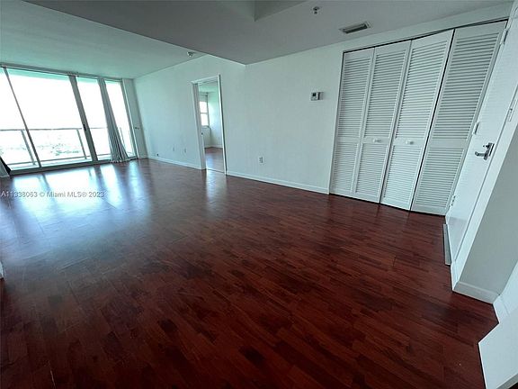 3rd image of 650 West Ave APT 2509