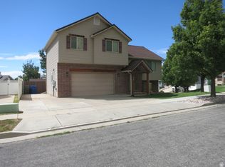1383 N Chilly Peak Cir, Ogden, UT 84404