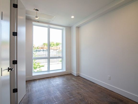 5th image of 321 Woodbine St #F2