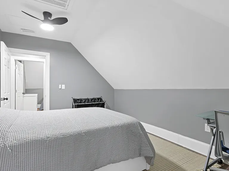 966 N 4th St #1/2 — Photo 14
