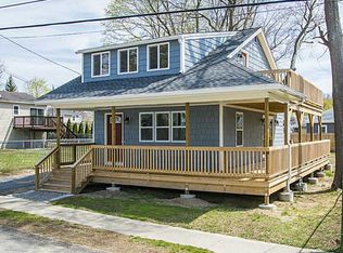 464 Nausauket Rd, Warwick, RI 02886