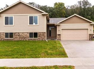 6616 Clarkia Dr NW, Rochester, MN 55901