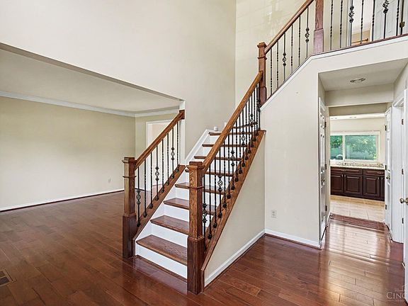 2nd image of 611 Shadowlawn Ln