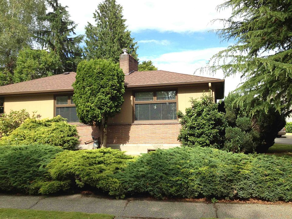 1st image of 2305 NE 81st Pl