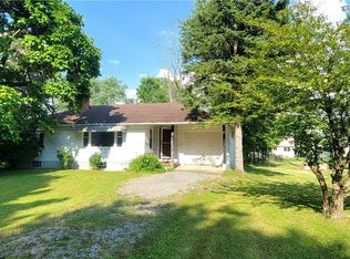 33 Heim Rd, Williamsville, NY 14221